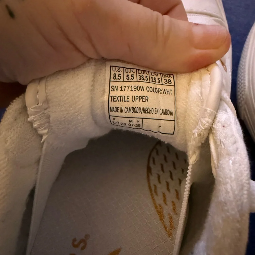 Skechers Women’s Arch Fit Arcade Slip On White Sneakers. Size 8.5 wide - Picture 8 of 8